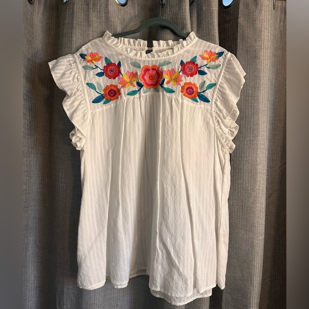 Floral Embroidered short sleeved Flowy top